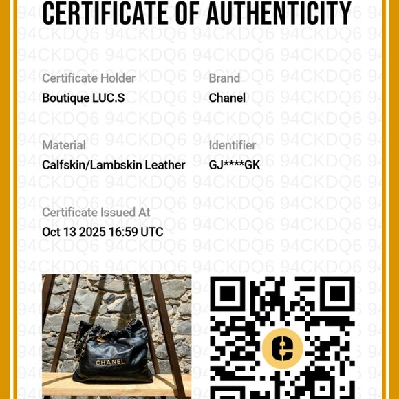 Chanel Black Calfskin Leather Medium 22 Hobo Bag W/ Pouch - Picture 16 of 16